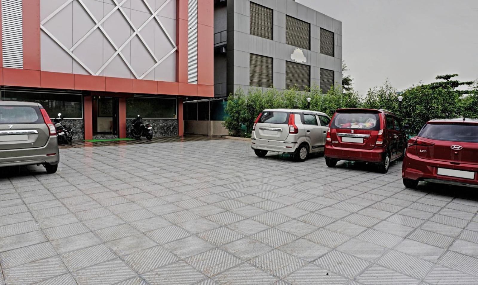 Glitz Hotels Golden Birds - Mahape, Navi Mumbai Dış mekan fotoğraf